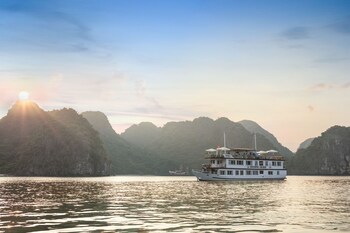 cat ba island
