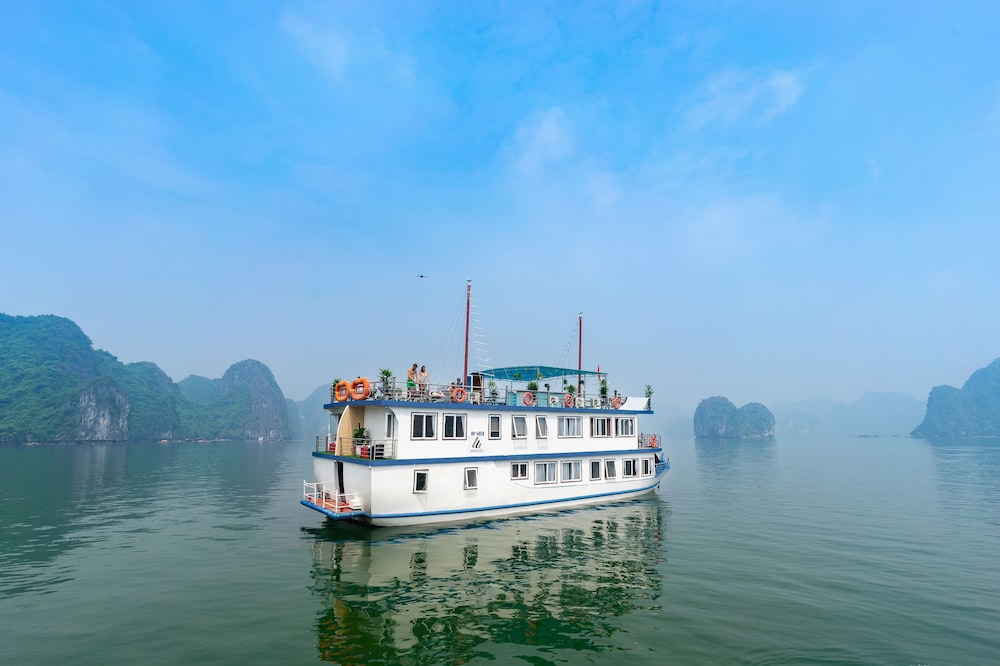 cat ba island