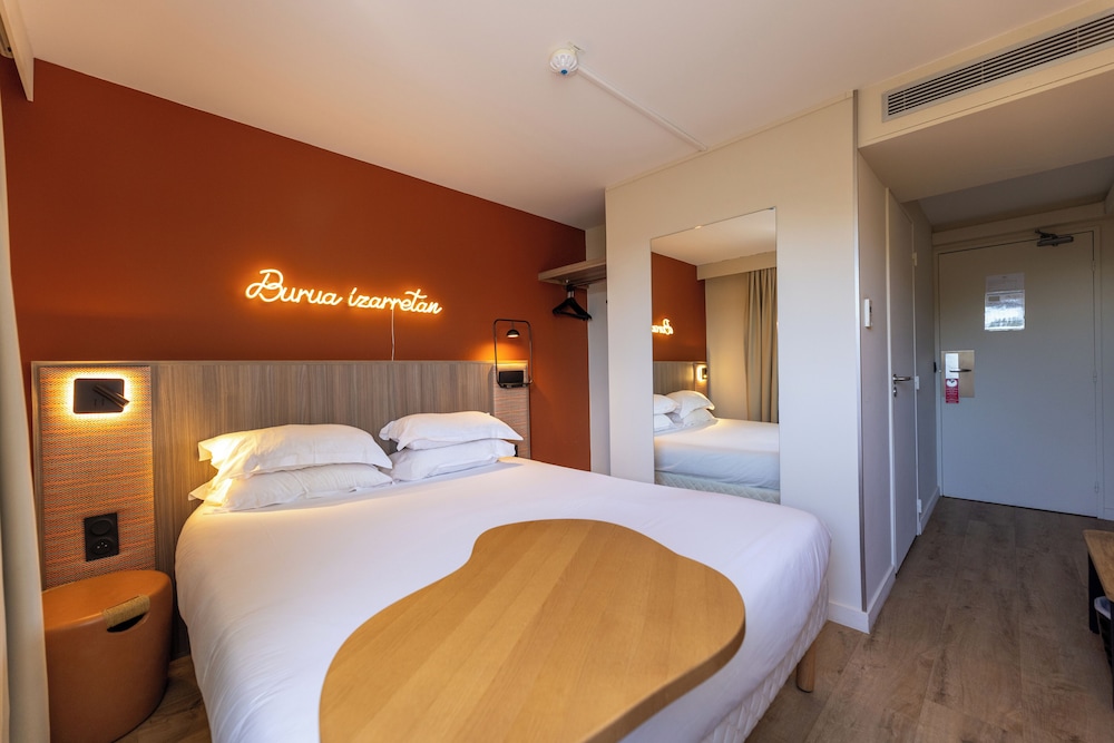 hotel donibane saint jean de luz