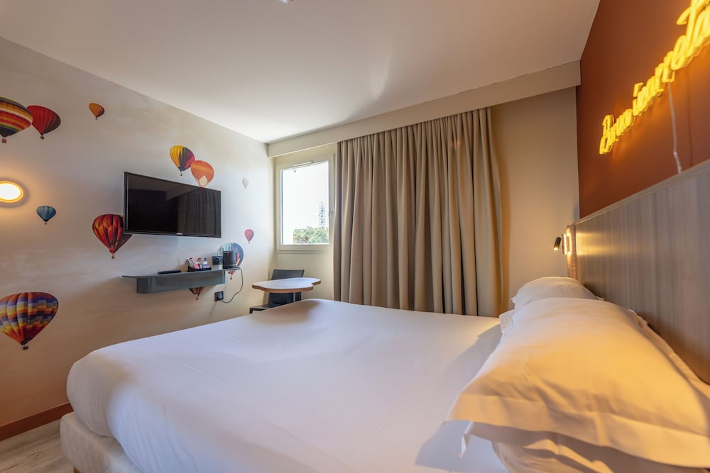 hotel donibane saint jean de luz