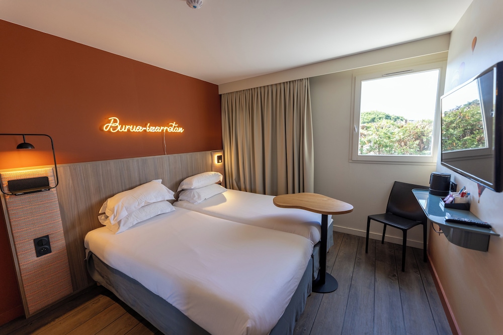 hotel donibane saint jean de luz
