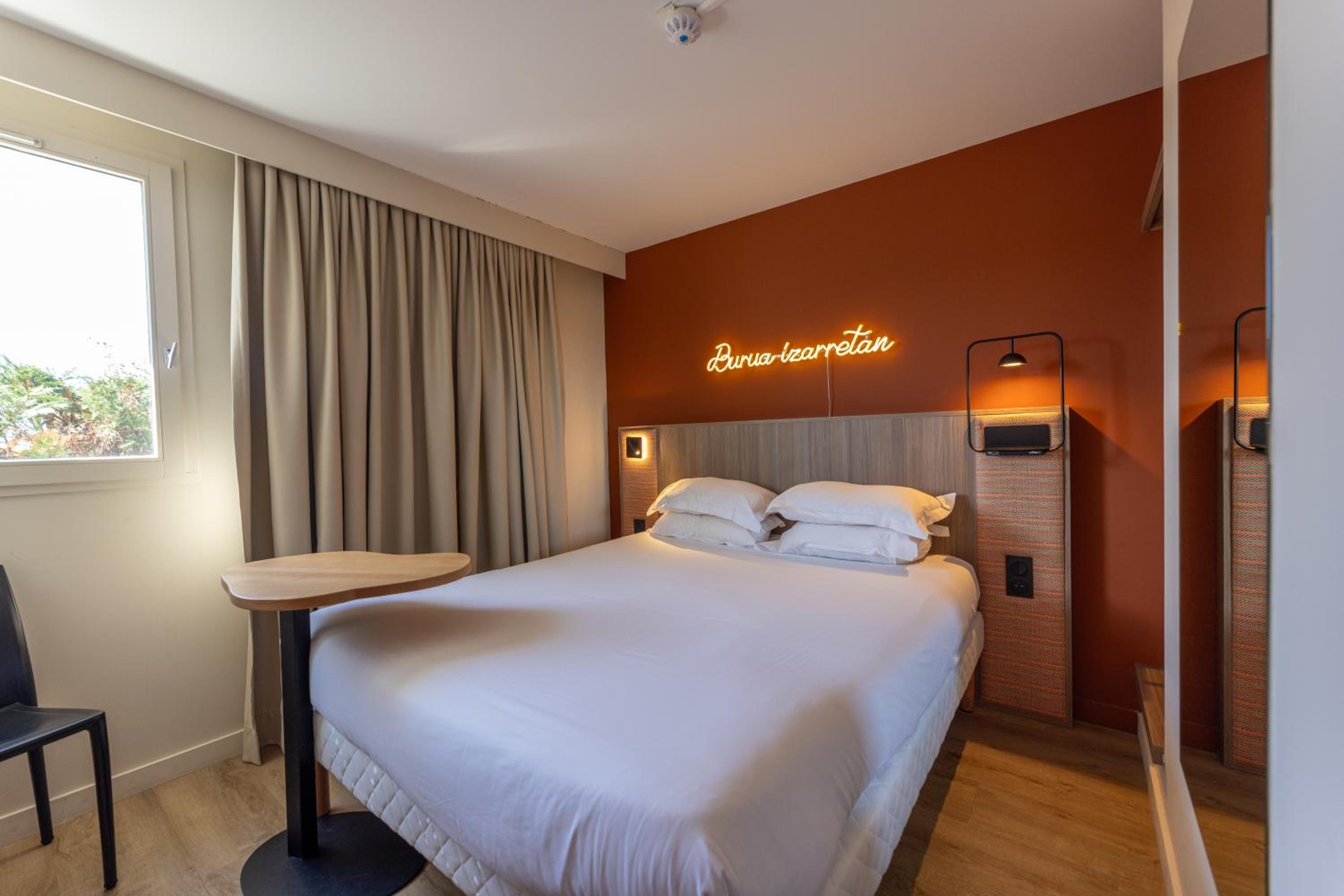 hotel donibane saint jean de luz