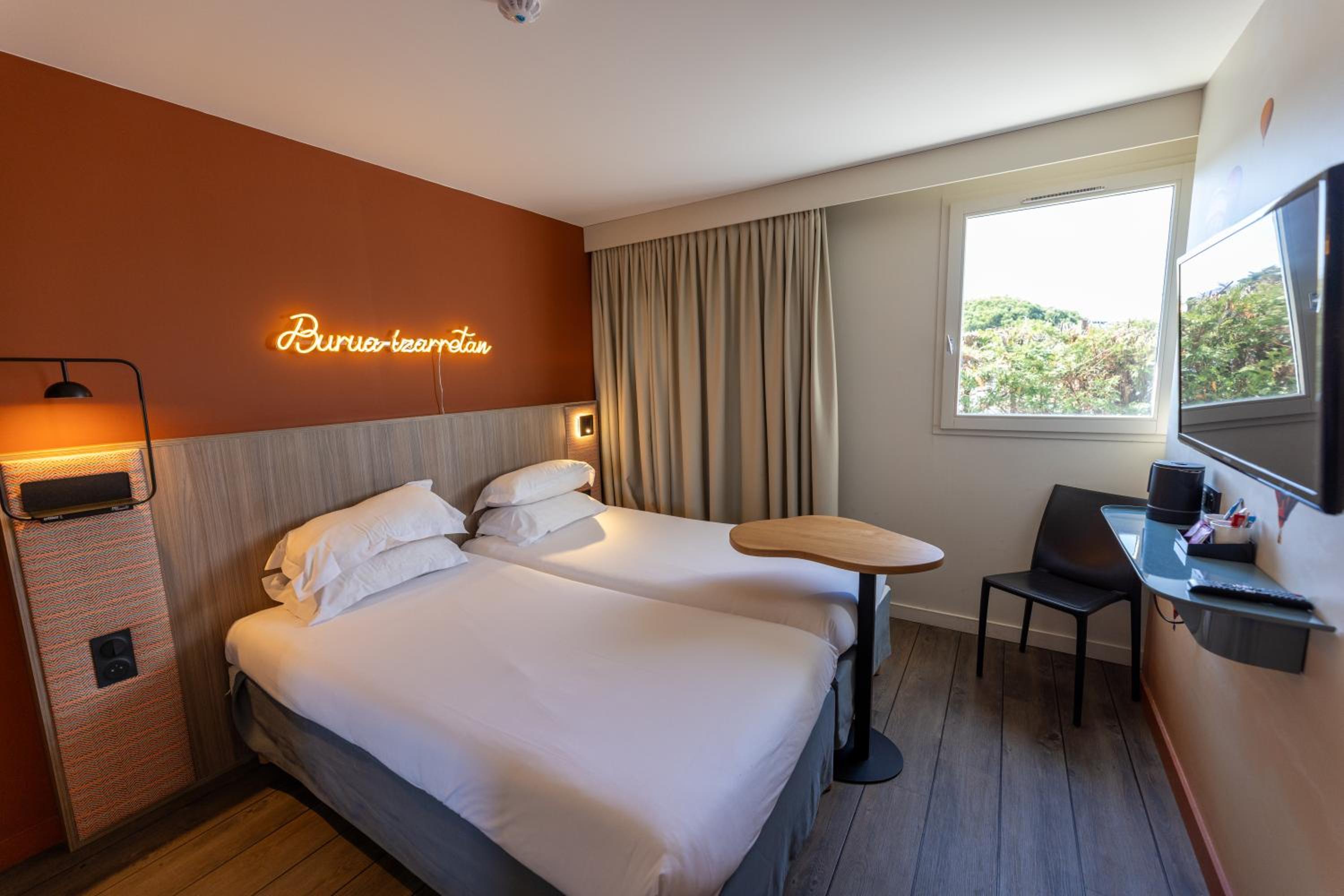 hotel donibane saint jean de luz