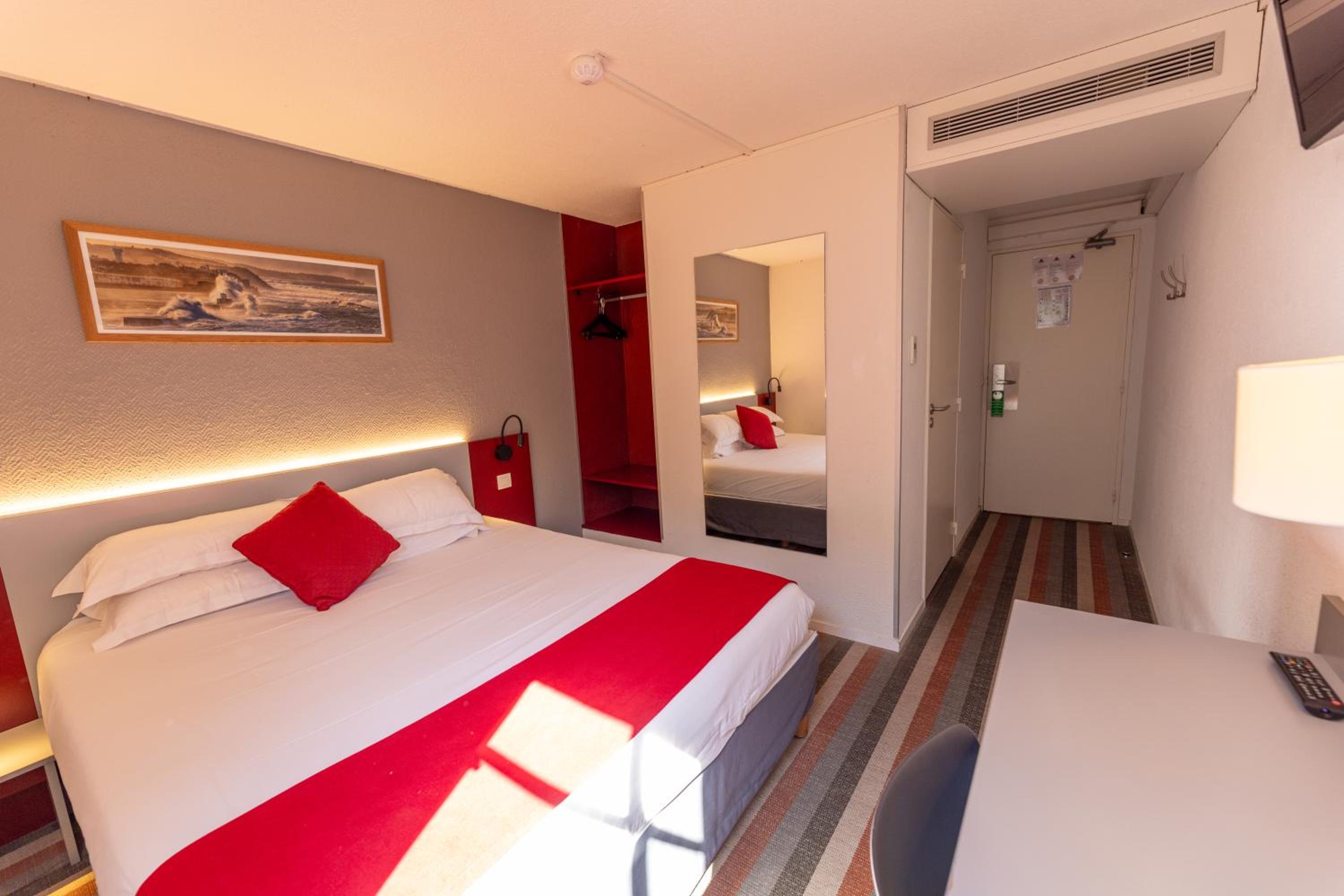 hotel donibane saint jean de luz