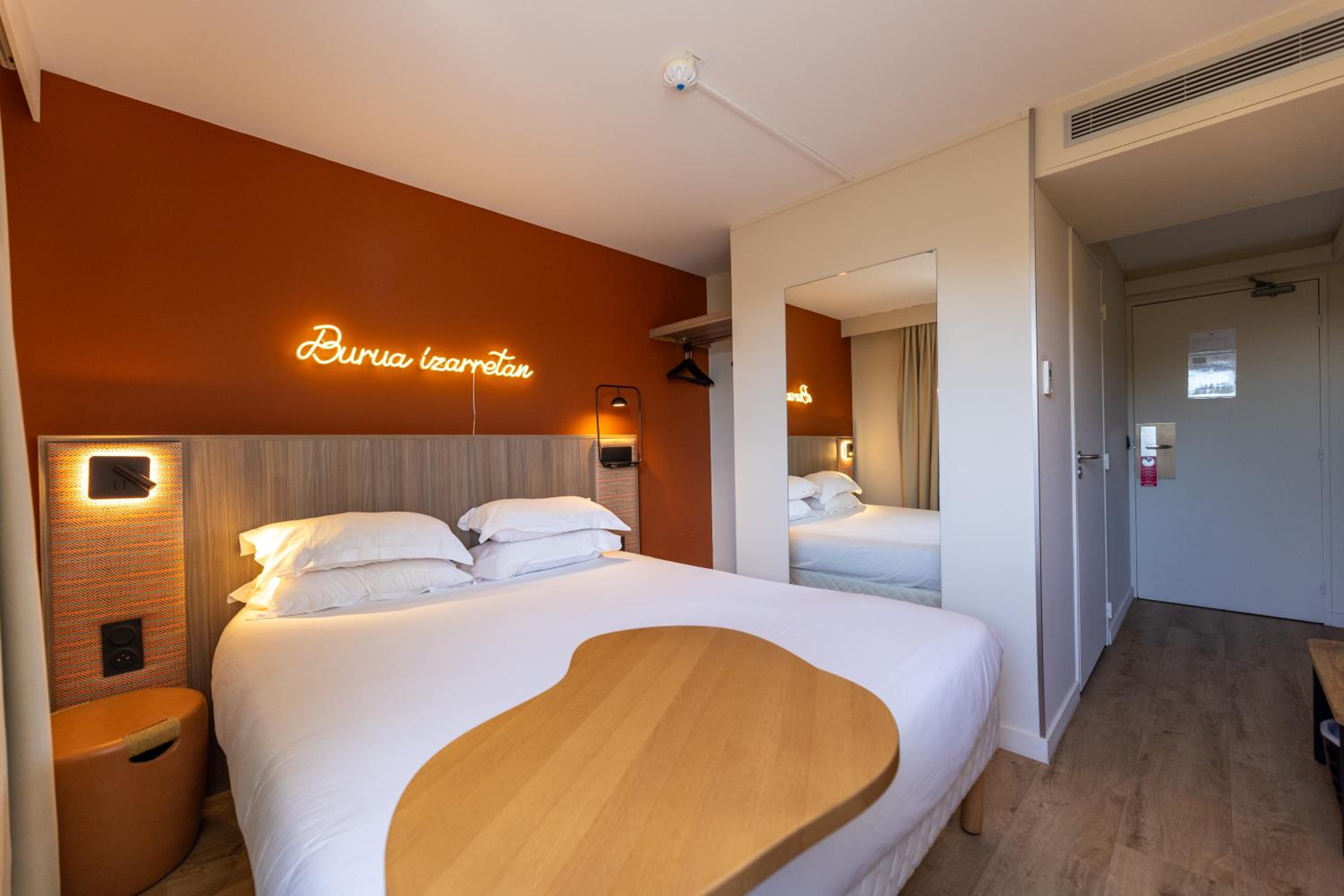 hotel donibane saint jean de luz