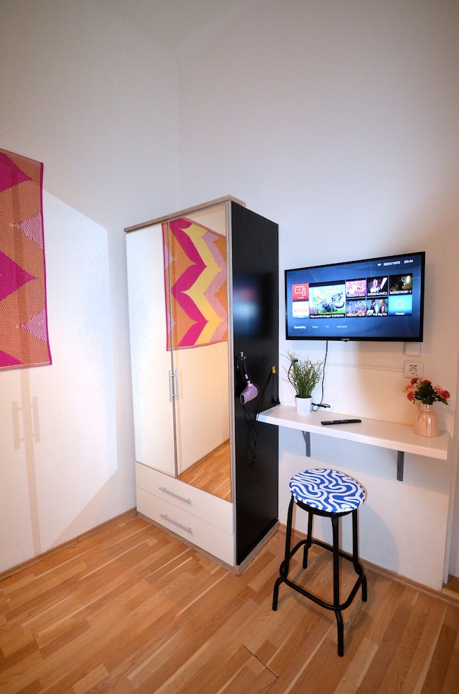 travel and joy backpackers