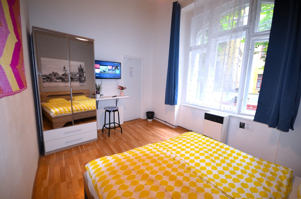 travel and joy backpackers