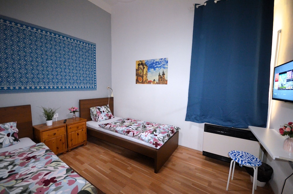 travel and joy backpackers