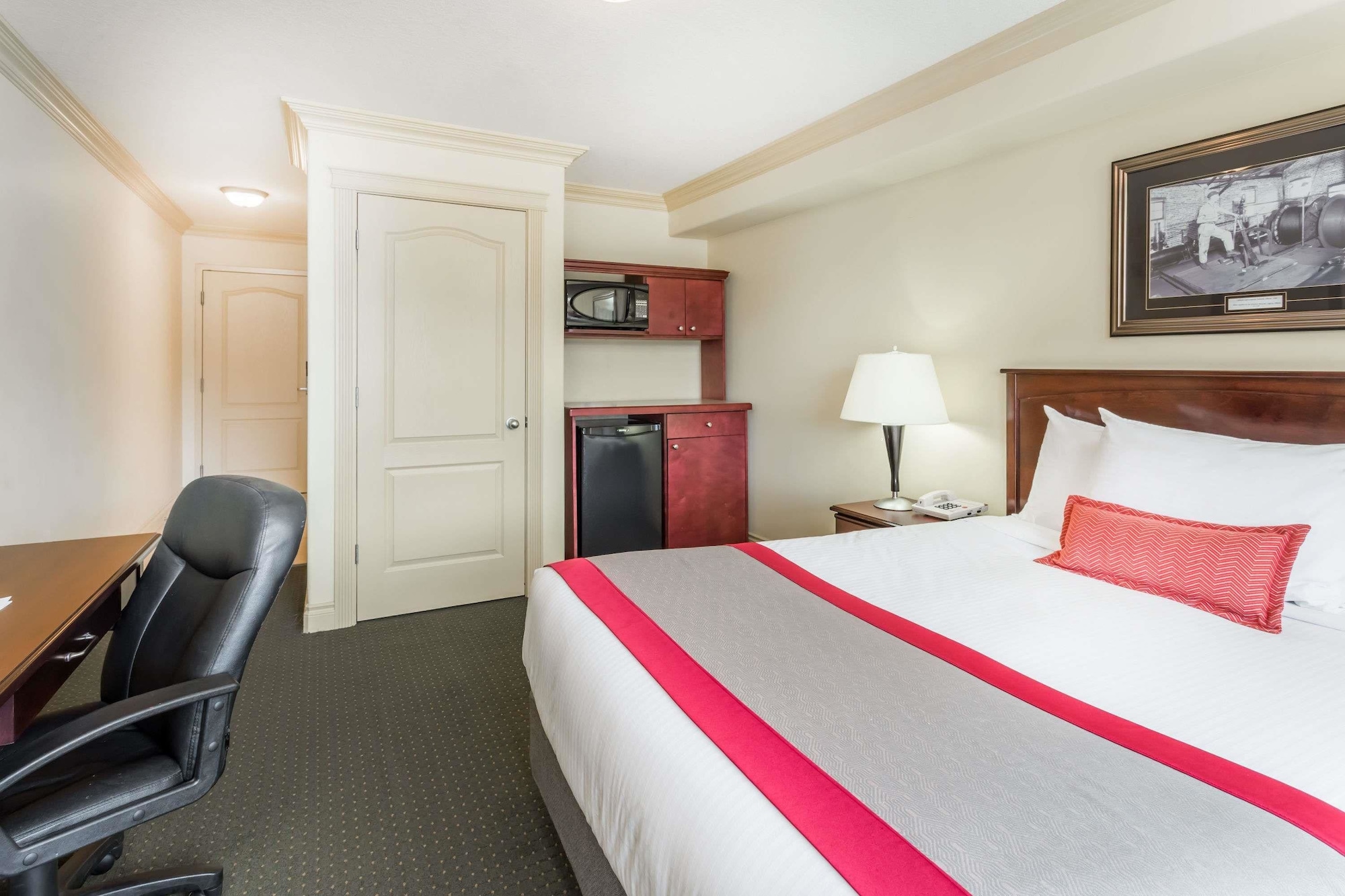 Ramada By Wyndham Hinton,Edson>>Alberta,4 star