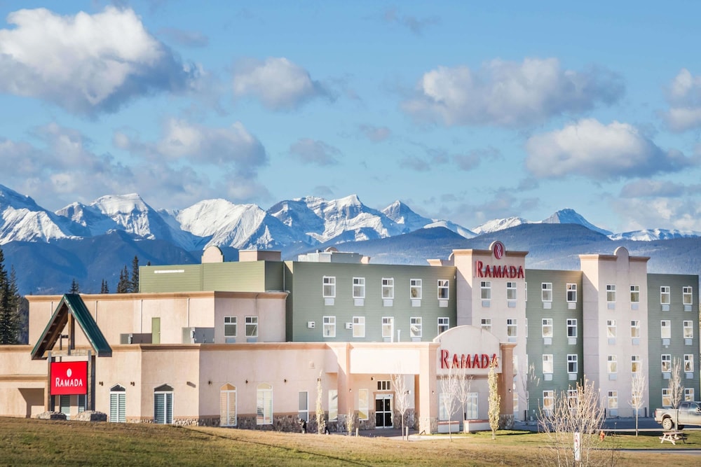 Ramada By Wyndham Hinton,Edson>>Alberta,4 star