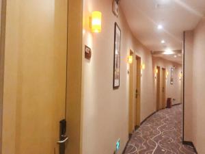 7 days premiuma dezhou college south gate