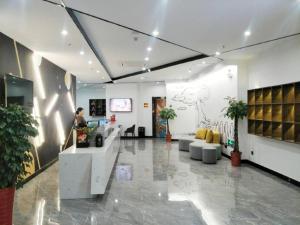 iu hotel qingdao development zone jinshatan