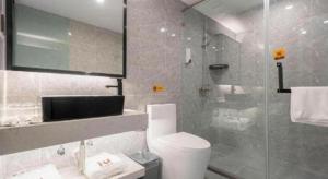 iu hotel qingdao development zone jinshatan