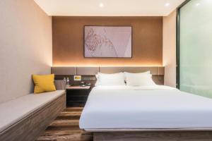 iu hotel qingdao development zone jinshatan