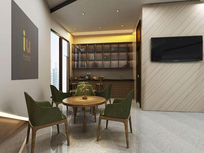 iu hotel qingdao development zone jinshatan
