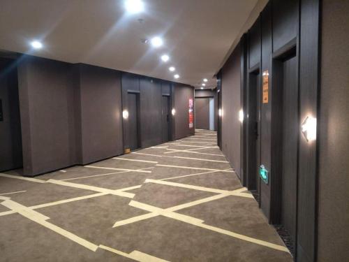 Iu Hotel Qingdao Development Zone Jinshatan,,3 star