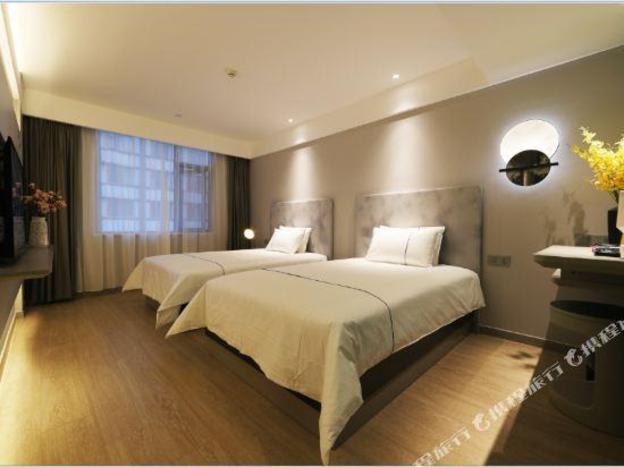magnotel luanchuan changchun road cross street