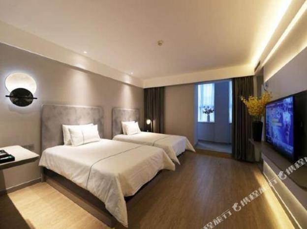 magnotel luanchuan changchun road cross street