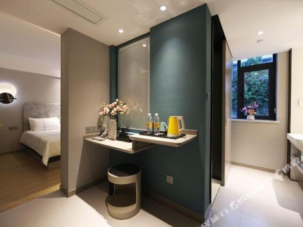 magnotel luanchuan changchun road cross street
