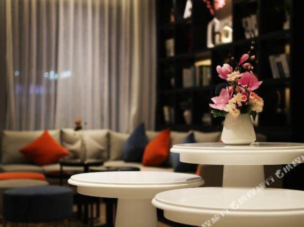 magnotel luanchuan changchun road cross street