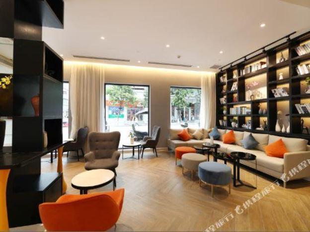 magnotel luanchuan changchun road cross street