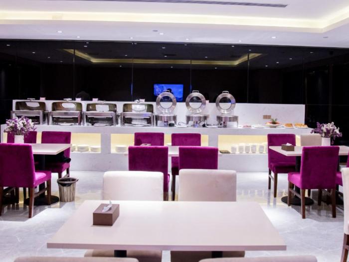 lavande hotel korla city government swan lake