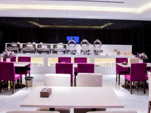 lavande hotel korla city government swan lake