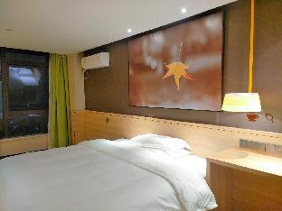 iu hotel nanchang west railway metro station