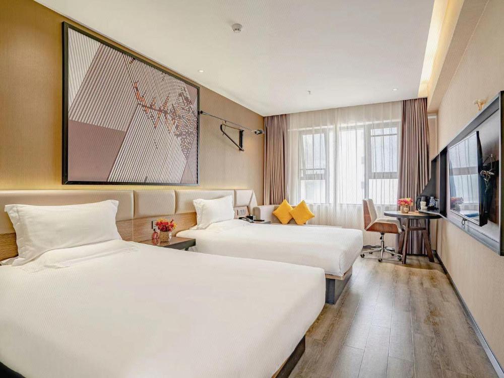 iu hotel beihai old street sea world