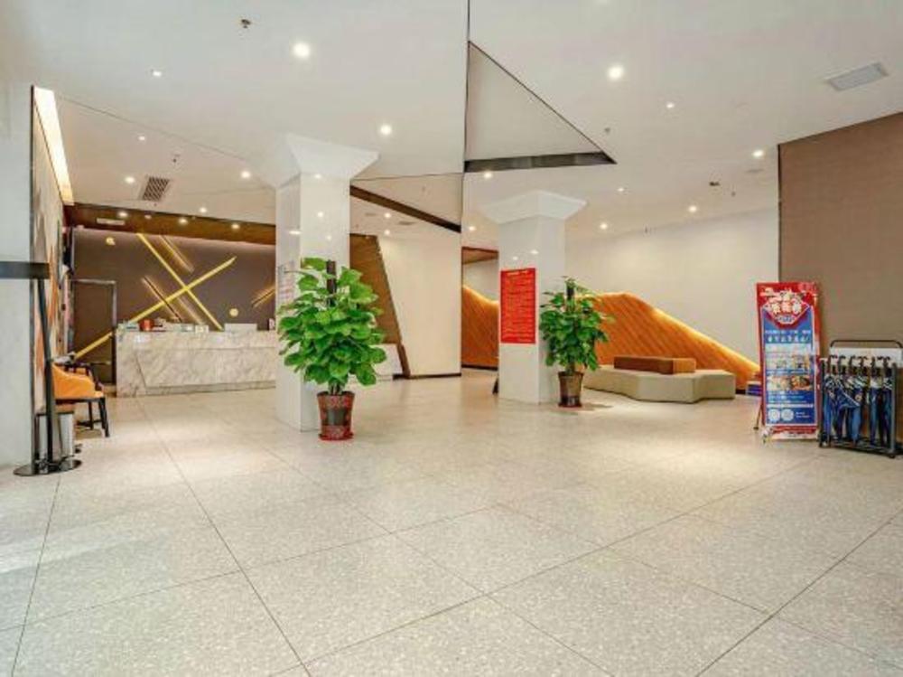 iu hotel beihai old street sea world