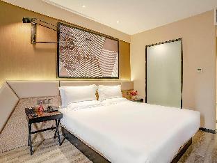 iu hotel beihai old street sea world