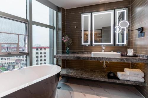xana hotel heyuan hongxing road