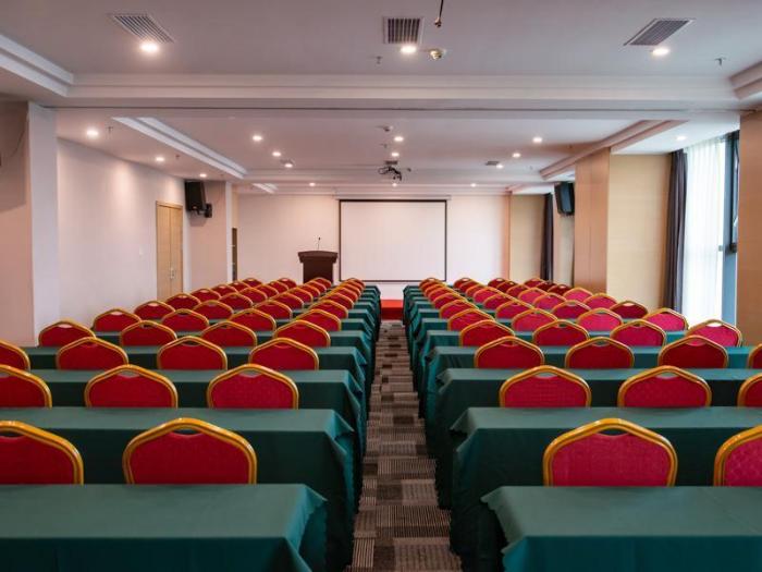 lavande hotel bazhong fortune center