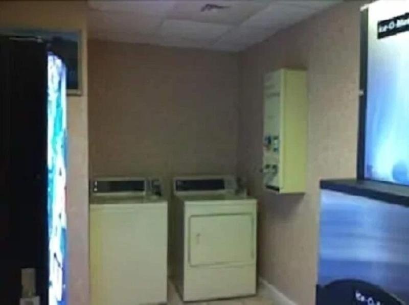 econo lodge inn and suites