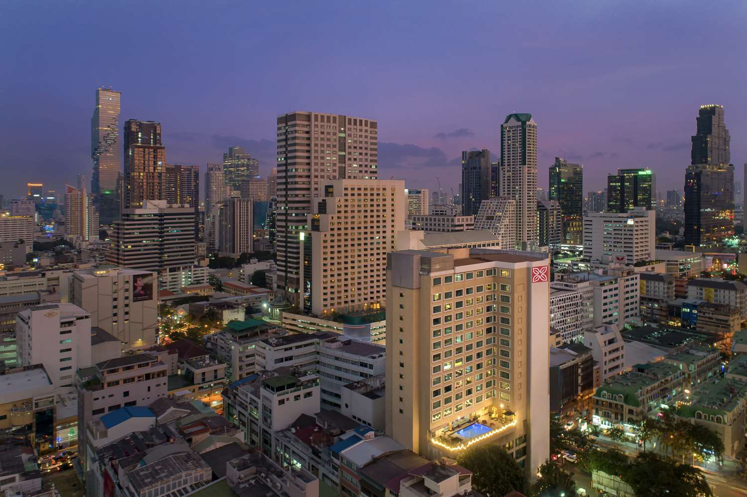 hilton garden inn bangkok silom