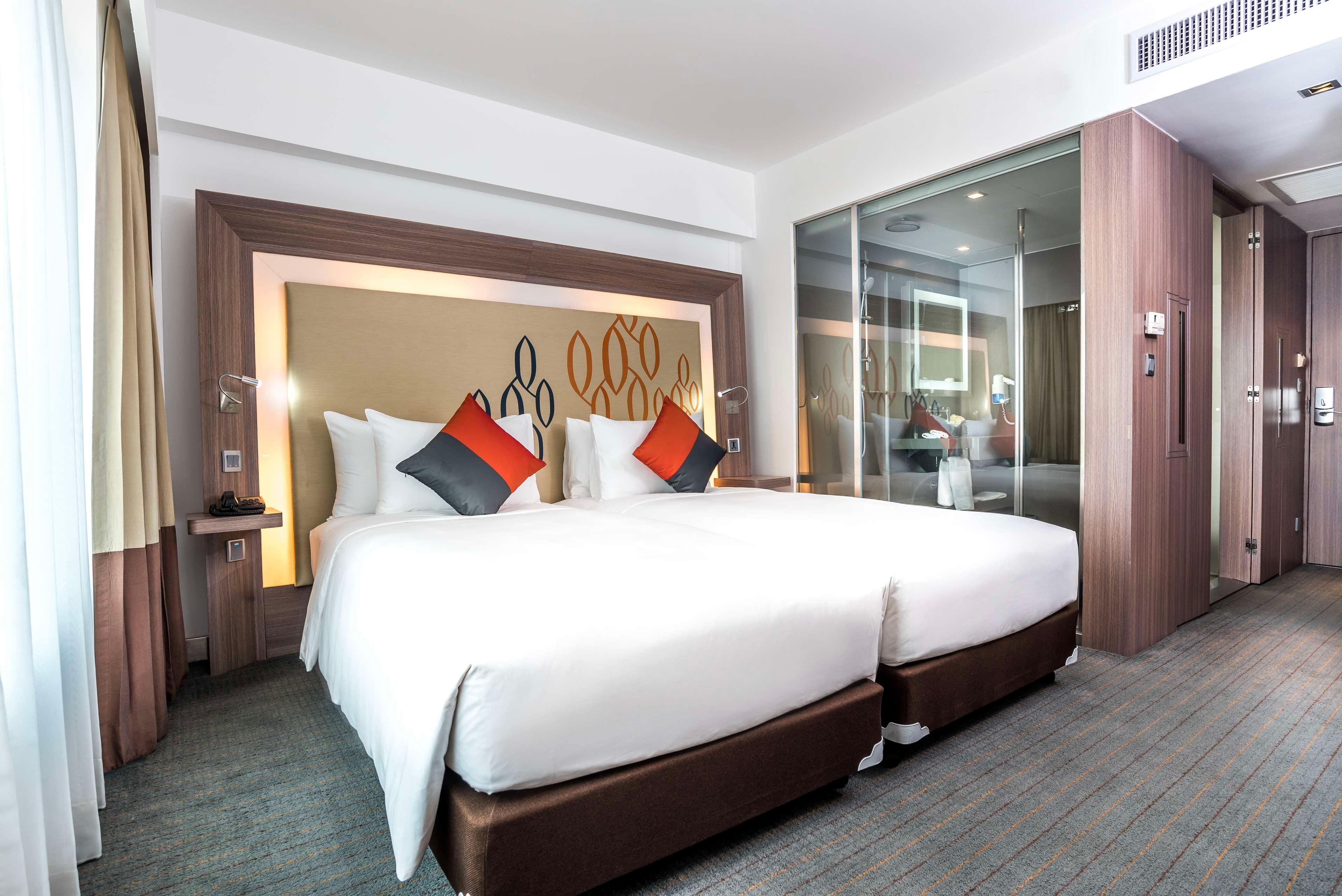 hilton garden inn bangkok silom