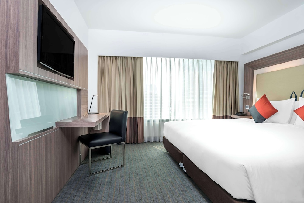 hilton garden inn bangkok silom