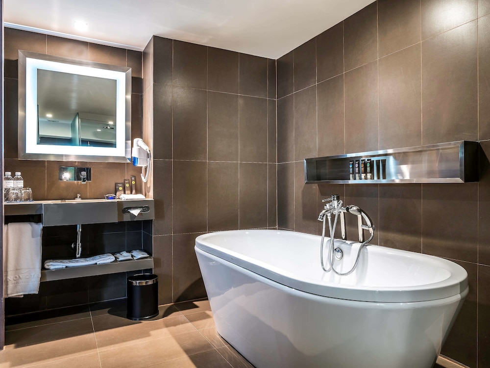 hilton garden inn bangkok silom