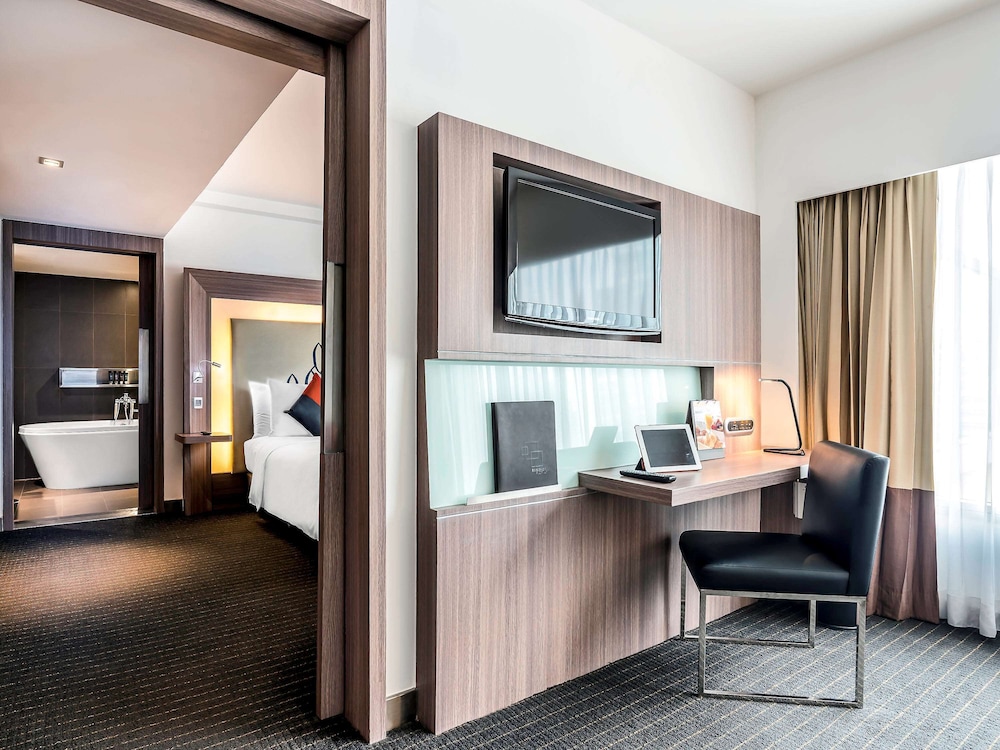 hilton garden inn bangkok silom