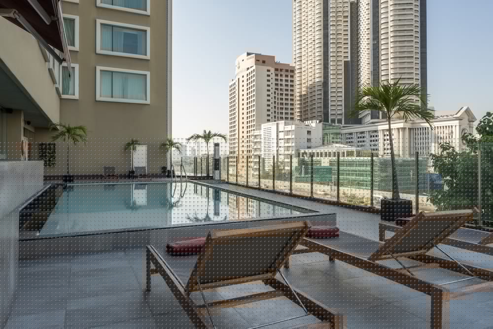 hilton garden inn bangkok silom