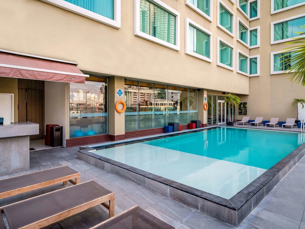hilton garden inn bangkok silom