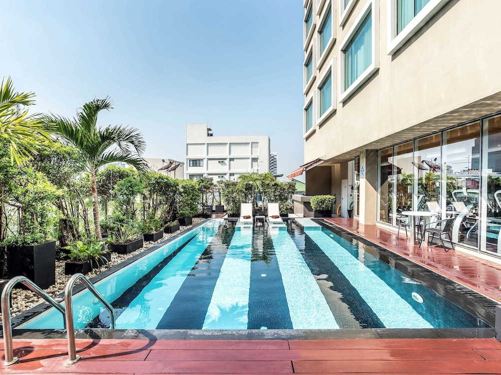hilton garden inn bangkok silom