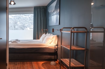 trolltunga hotel