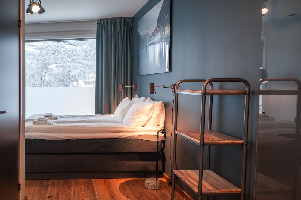 trolltunga hotel