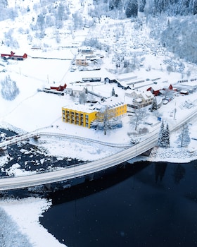 trolltunga hotel