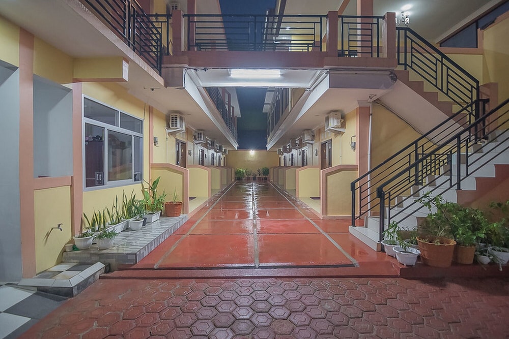 reddoorz near rsud dr abdul aziz