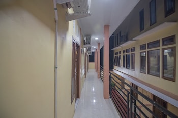 reddoorz near rsud dr abdul aziz
