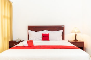 reddoorz plus syariah near java supermall semarang 2