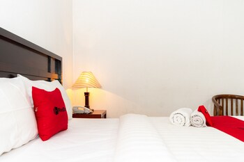 reddoorz plus syariah near java supermall semarang 2