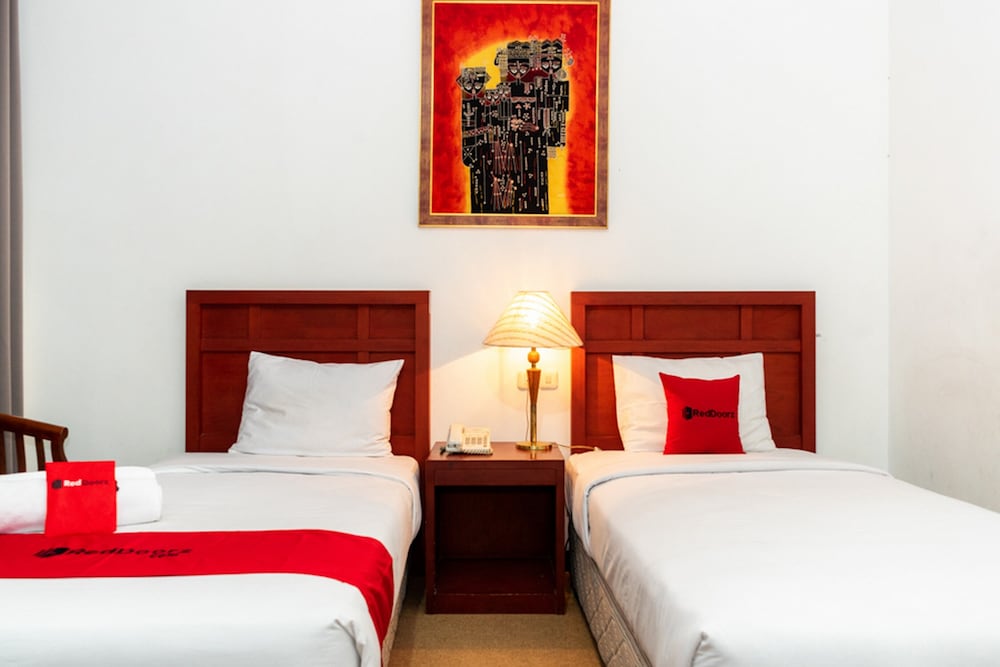 reddoorz plus syariah near java supermall semarang 2